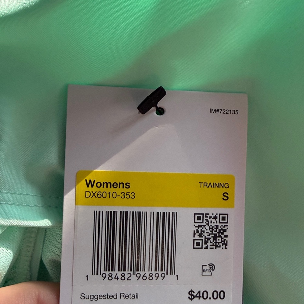 New!! Nike women's running shorts - Picture 4 of 7